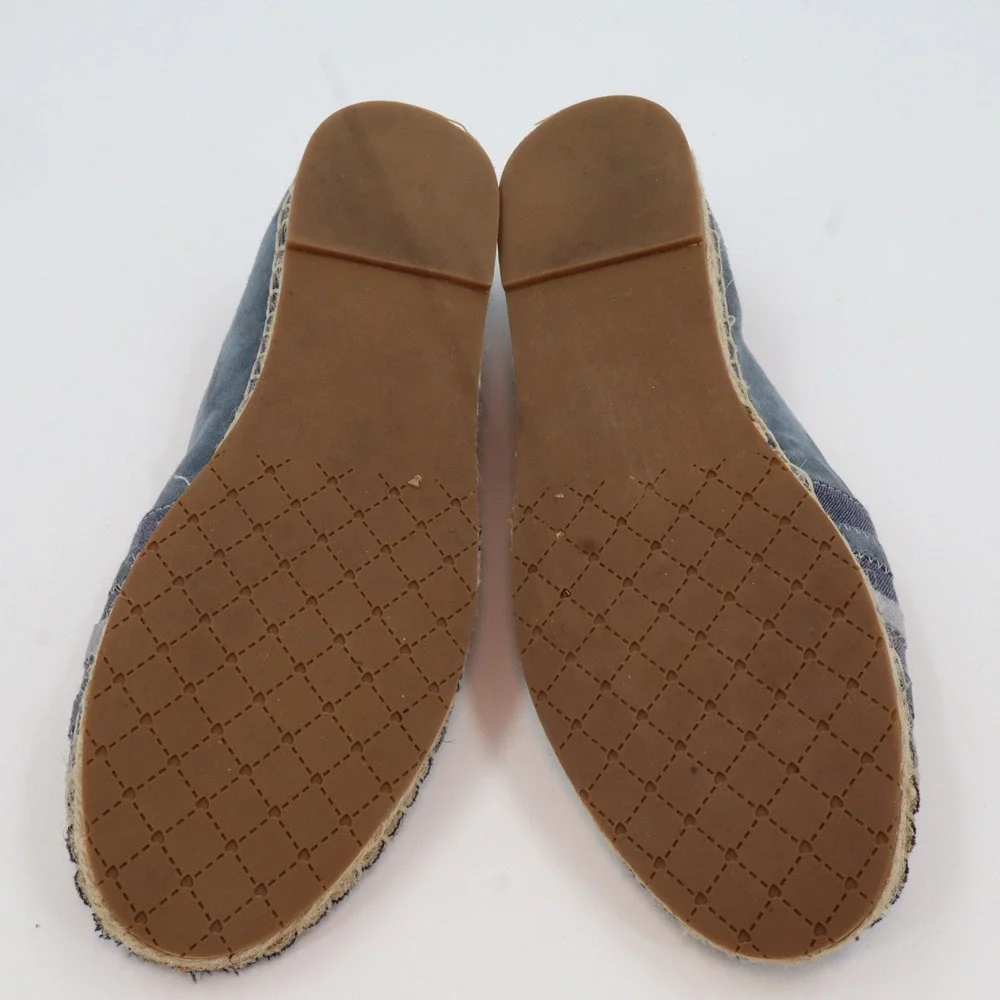 Isaac Mizrahi embrace laid